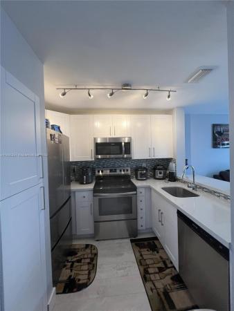 Weitzer Serena Lakes Townhomes, 13918 SW 173rd Ter #13918, Richmond West, Florida 33177, image 3