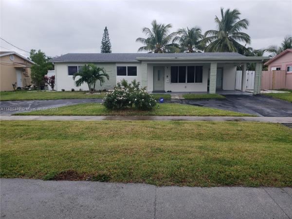 Bonnie Loch, 370 NW 40th St, Deerfield Beach, Florida 33064, image 1