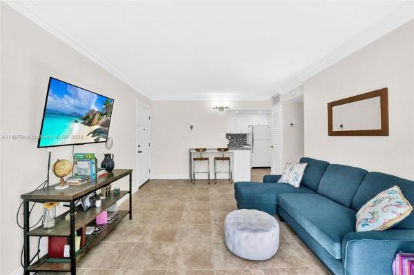 Monterey Gardens Of Pinecrest, 8605 SW 68 Ct #3, Pinecrest, Florida 33156, image 3