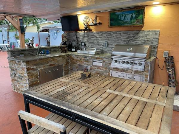Miramar Tropical, 7613 Shalimar St, Miramar, Florida 33023, image 2