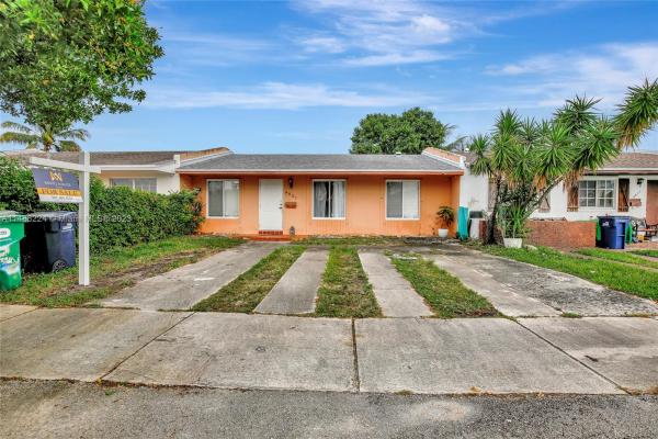 Royale Green, 4821 SW 129th Ave, Kendale Lakes, Florida 33175, image 3