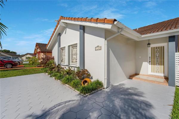 California Manors, 11309 SW 24th Ter, University Park, Florida 33165, image 3