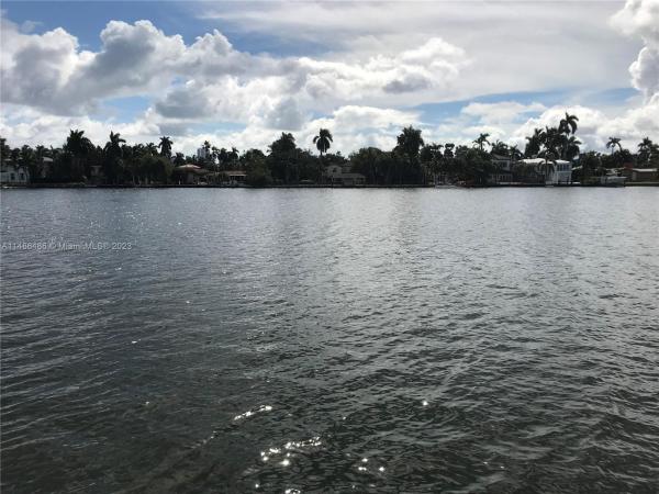 Hollywood Lakes, 932 N Northlake Dr, Hollywood, Florida 33019, image 3