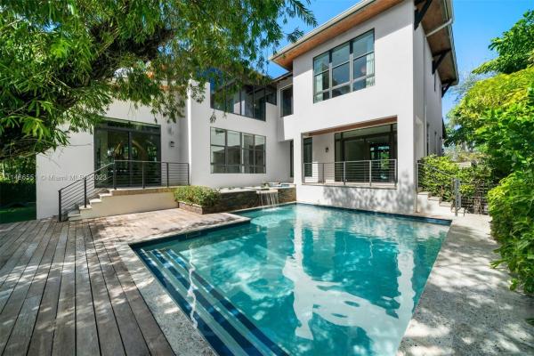Biscayne Key Estates, 264 Westwood Dr, Key Biscayne, Florida 33149, image 1