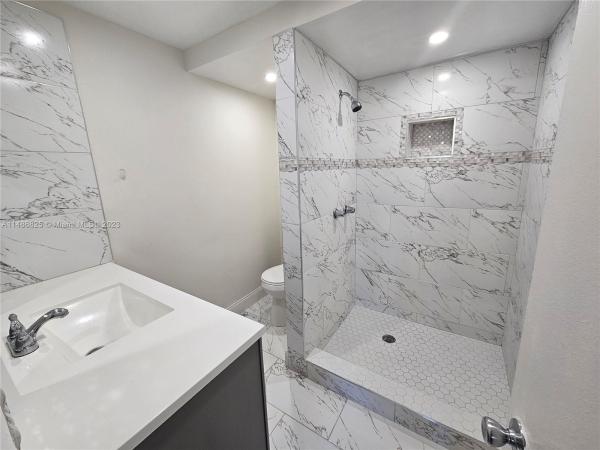 Samari Lake East, 10090 NW 80th Ct #1216, Hialeah Gardens, Florida 33016, image 1