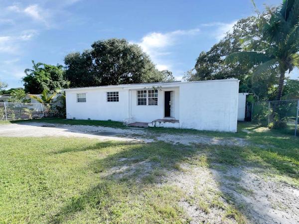 Arch Creek Estates, 1242 NE 145th St, Golden Glades, Florida 33161, image 1