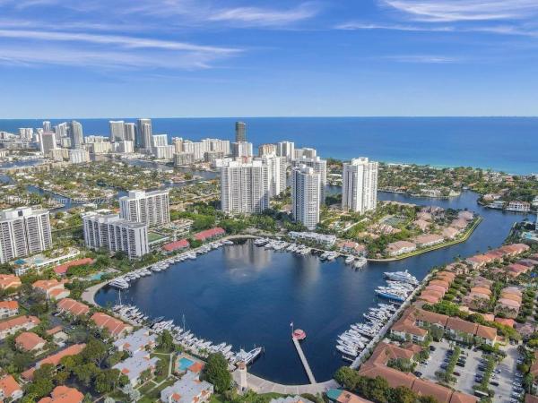 South Tower At The Point, 21055 Yacht Club Dr #2602, Aventura, Florida 33180, image 1
