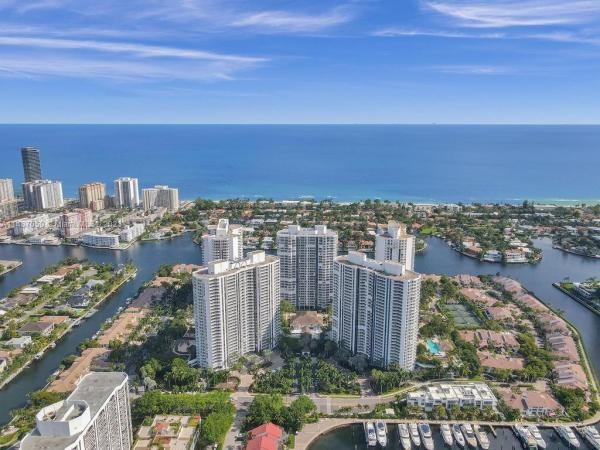 South Tower At The Point, 21055 NE 37th Ave #2602, Aventura, Florida 33180, image 3