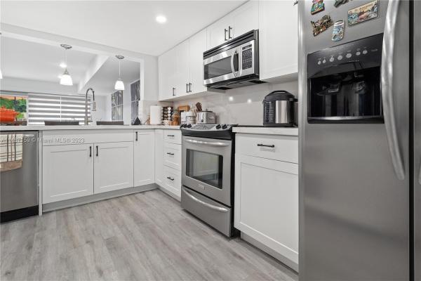 Ludlum Lakes Townhouses 2, 7114 NW 169th St #7114, Hialeah, Florida 33015, image 2