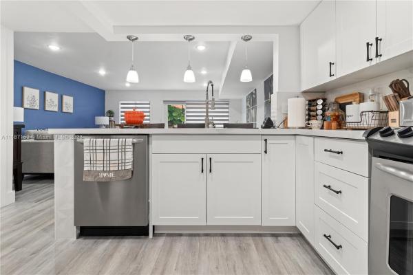 Ludlum Lakes Townhouses 2, 7114 NW 169th St #7114, Hialeah, Florida 33015, image 3