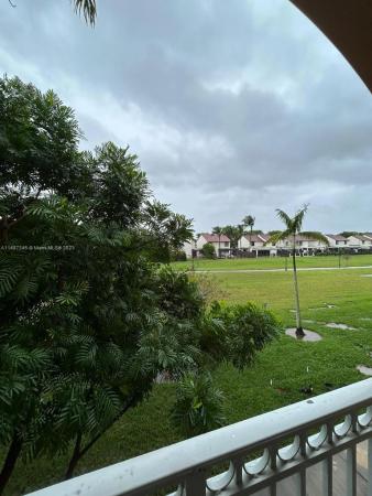 Fontainbleau Lakes Courtyards West, 10242 NW 7th St #207, Fountainebleau, Florida 33172, image 1