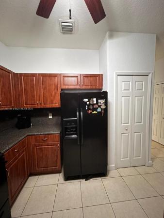 Fontainbleau Lakes Courtyards West, 10242 NW 7th St #207, Fountainebleau, Florida 33172, image 3