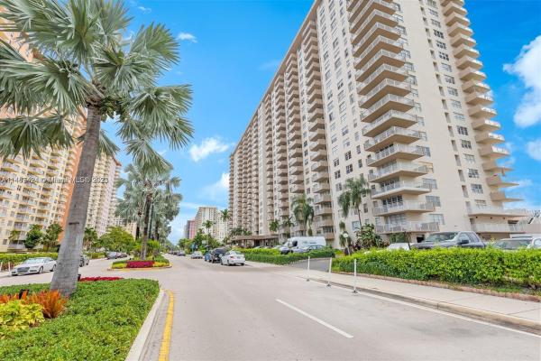 Winston Towers 100, 250 174th St #917, Sunny Isles Beach, Florida 33160, image 2