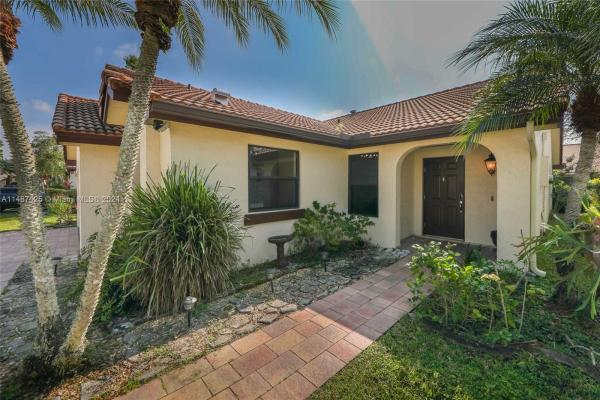 Patio Homes 1 At Country Isles, 2205 Charleston, Weston, Florida 33326, image 2
