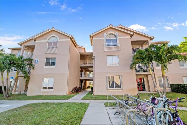 Royal Palm Place At The Hammocks, 10420 SW 158th Ct #103, The Hammocks, Florida 33196, image 1