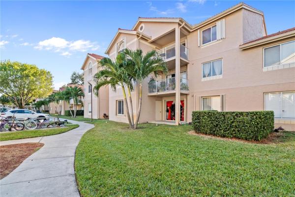 Royal Palm Place At The Hammocks, 10420 SW 158th Ct #103, The Hammocks, Florida 33196, image 3