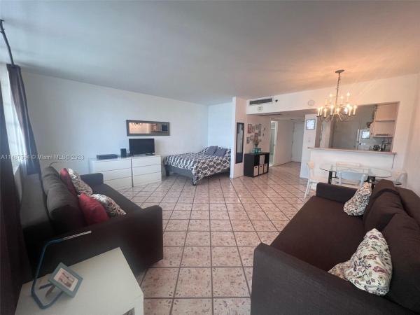 The Decoplage, 100 Lincoln Rd #818, Miami Beach, Florida 33139, image 2