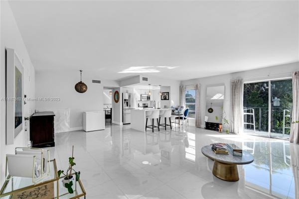 Ionian Plaza, 110 Salamanca Ave #403, Coral Gables, Florida 33134, image 2