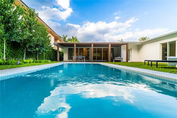 Biscayne Island, 1030 N Venetian Dr, Miami, Florida 33139, image 1