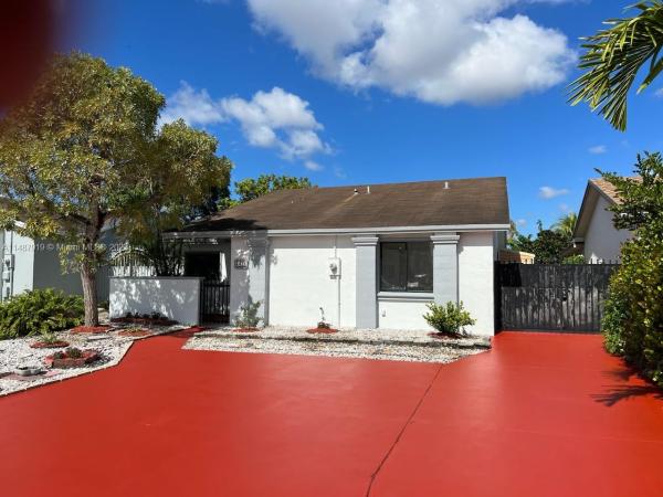 Lakes Of Acadia, 5419 NW 197th Ln, Miami Gardens, Florida 33055, image 2