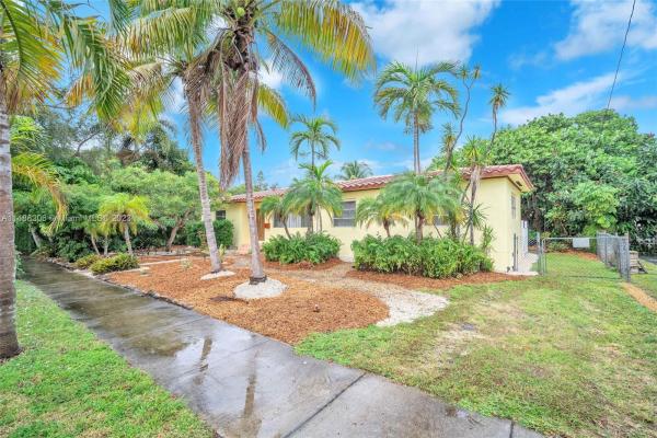 Hollywood Lakes, 1651 Washington St, Hollywood, Florida 33020, image 2