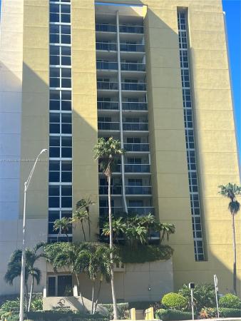 La Rive Gauche, 5880 Collins Ave #502, Miami Beach, Florida 33140, image 2