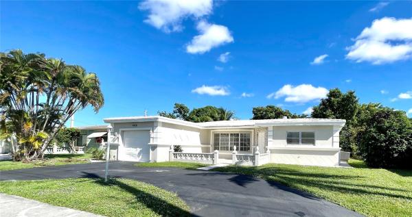 Oakland Estates North, 4400 NW 41st Ter, Lauderdale Lakes, Florida 33319, image 1