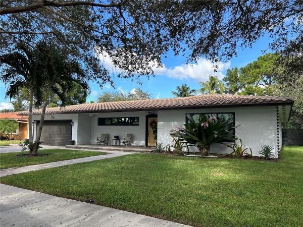 Miami Lakes Residential, 7265 Poinciana Ct, Miami Lakes, Florida 33014, image 2