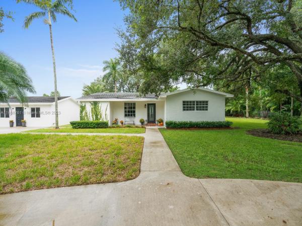 Century Royal Homes, 30840 SW 194th Ave, Redland, Florida 33030, image 1