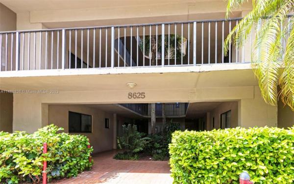 Fox Chase, 8625 NW 8th St #220, Fountainebleau, Florida 33126, image 3