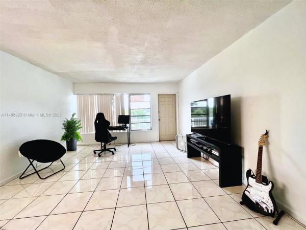 16801 NE 14th Ave #311, Unincorporated Dade County, Florida 33162, image 2