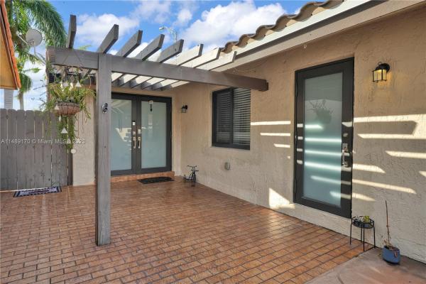 Tamiami Lakes, 1916 SW 136th Pl, Tamiami, Florida 33175, image 3