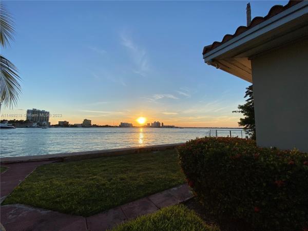 Enclave Waterside Villas, 2170 Bay Dr #3-21, Miami Beach, Florida 33141, image 3