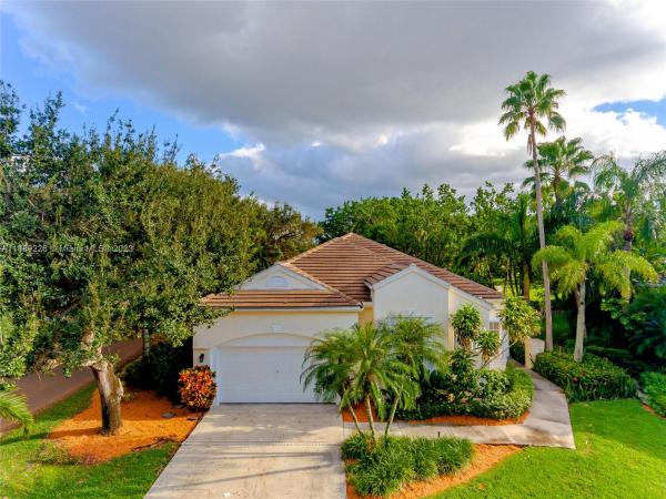 Captiva Cay At Country Isles, 2195 Bay Ct, Weston, Florida 33326, image 1