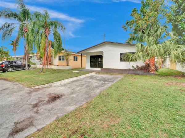 Gold Key Villas, 6857 NW 27th Ct, Sunrise, Florida 33313, image 3