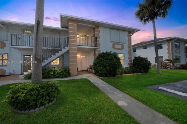 High Point Of Fort Pierce, 1209 S Lakes End Dr #1, Fort Pierce, Florida 34982, image 2