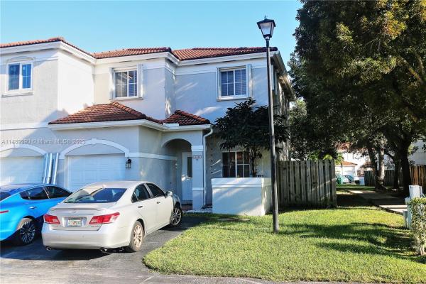 Bridgeport Villas, 14207 SW 126th Pl #14207, Three Lakes, Florida 33186, image 2