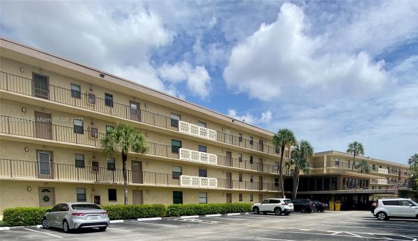 Isle Of Boca Dunes, 9355 SW 8th St #318, Boca Raton, Florida 33428, image 2
