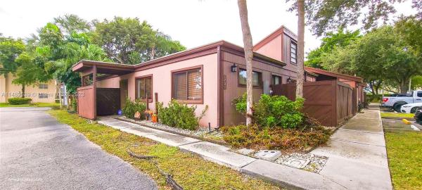 Omega Villas, 1701 NW 74th Ave #1, Plantation, Florida 33313, image 3