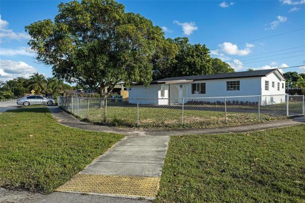 Flair, 4840 NW 13th St, Lauderhill, Florida 33313, image 2