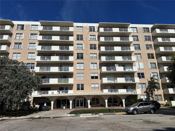 Island Place At North Bay Village, 1455 N Treasure Dr #2C, North Bay Village, Florida 33141, image 1