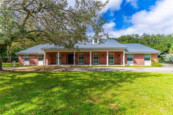 Snapper Creek Lakes, 10400 Lakeside Dr, Coral Gables, Florida 33156, image 1
