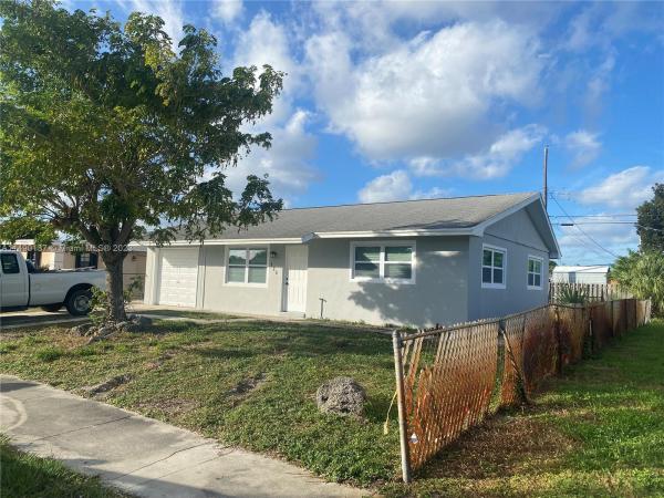 Whispering Palms, 926 S 12th Ct S, Lake Worth Beach, Florida 33460, image 1