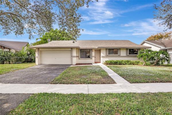 Monterey Manor Estates, 4313 NW 95th Way, Sunrise, Florida 33351, image 1