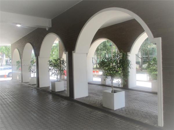 Maison Grande, 6039 Collins Ave #1503, Miami Beach, Florida 33140, image 2