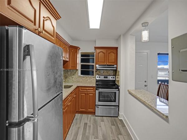 Carlyle Plaza, 7620 Carlyle Ave #403, Miami Beach, Florida 33141, image 1