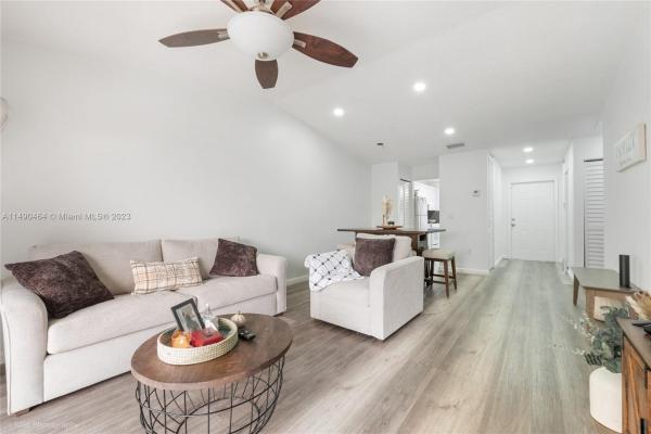 Bent Tree Center, 5235 SW 139th Pl #5235, Kendale Lakes, Florida 33175, image 3