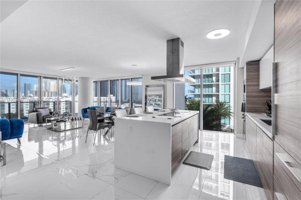 Parque Towers, 330 Sunny Isles Blvd #5-807, Sunny Isles Beach, Florida 33160, image 2