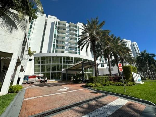 Uptown Marina Lofts, 3029 NE 188th St #1124, Aventura, Florida 33180, image 3