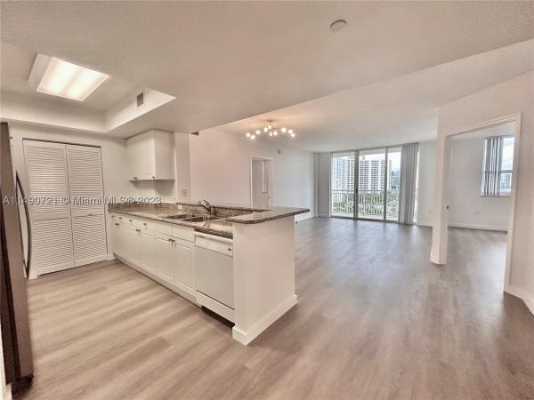 Turnberry On The Green, 19501 W Country Club Dr #807, Aventura, Florida 33180, image 1